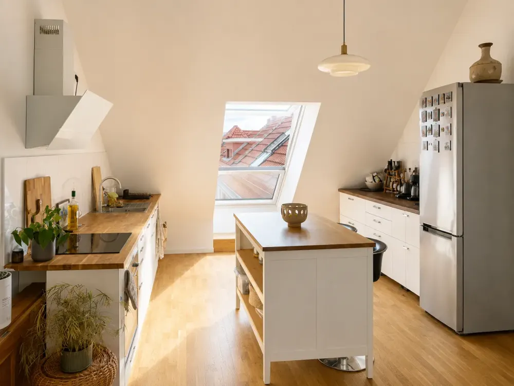 Helle 3-Zimmer-Dachgeschosswohnung mit Weitblick ins Grüne