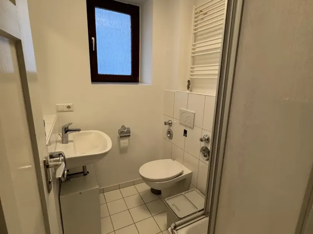 Drei möblierte WG-Zimmer, ideal für eine WG-Neugründung