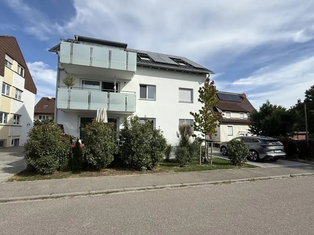 Stilvolle 4-Zimmer-Erdgeschosswohnung mit Südterrasse, Einbauküche und Klimaanlage in Ditzingen