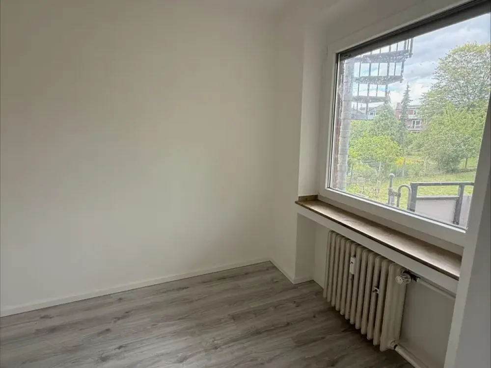 Frisch sanierte 1,5-Zimmer-Wohung mit Balkon in Düsseldorf-Flehe