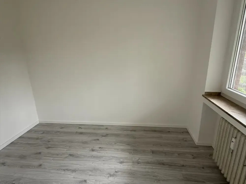 Frisch sanierte 1,5-Zimmer-Wohung mit Balkon in Düsseldorf-Flehe