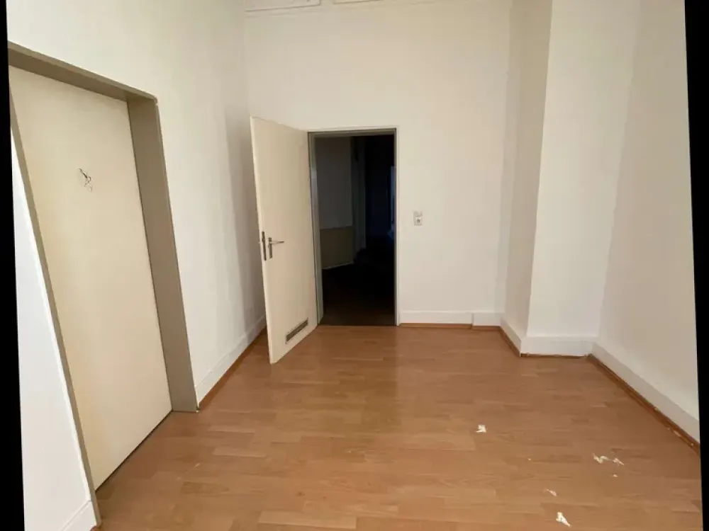 Top 4-Zimmer-Wohnung * Altbau* Nähe Skyper