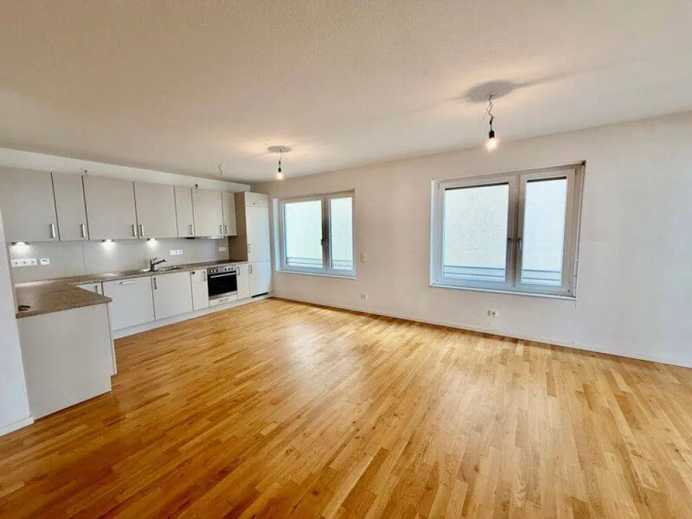 Lichtdurchflutete Etagenwohnung mit großzügigem Balkon