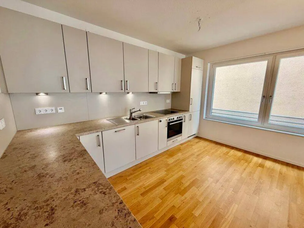 Lichtdurchflutete Etagenwohnung mit großzügigem Balkon