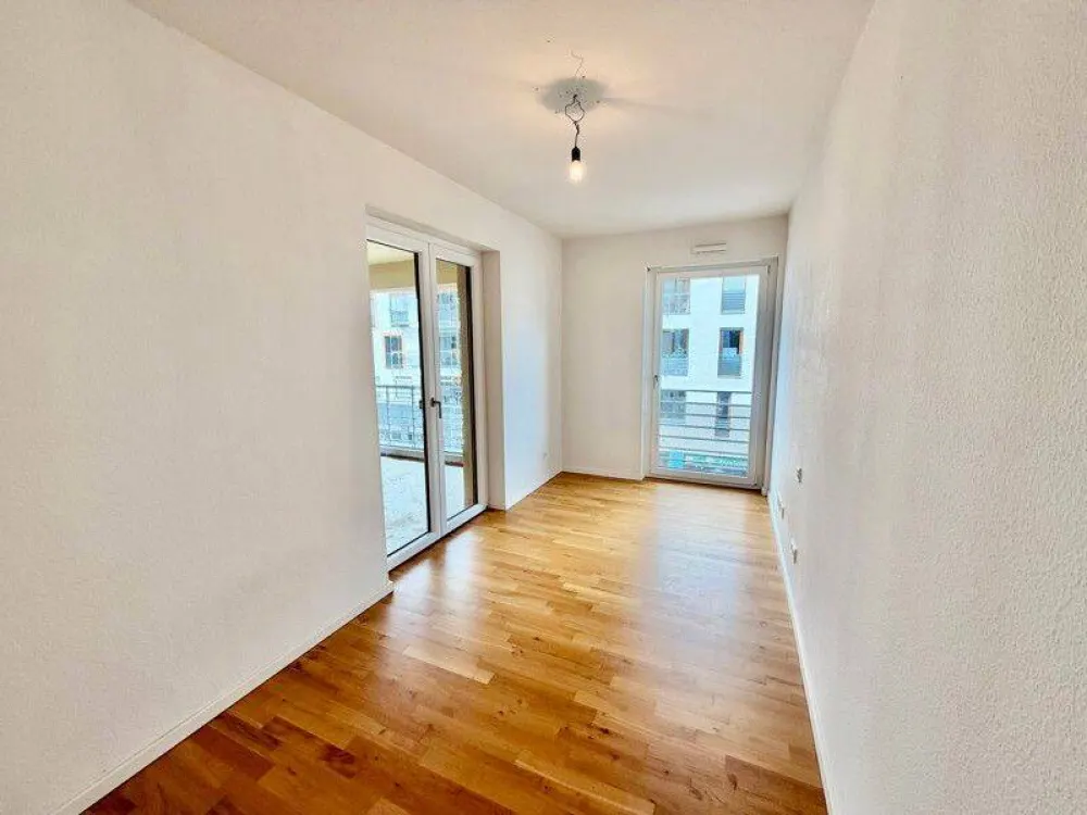 Lichtdurchflutete Etagenwohnung mit großzügigem Balkon
