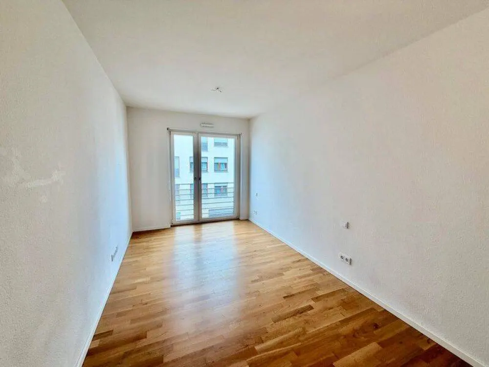 Lichtdurchflutete Etagenwohnung mit großzügigem Balkon