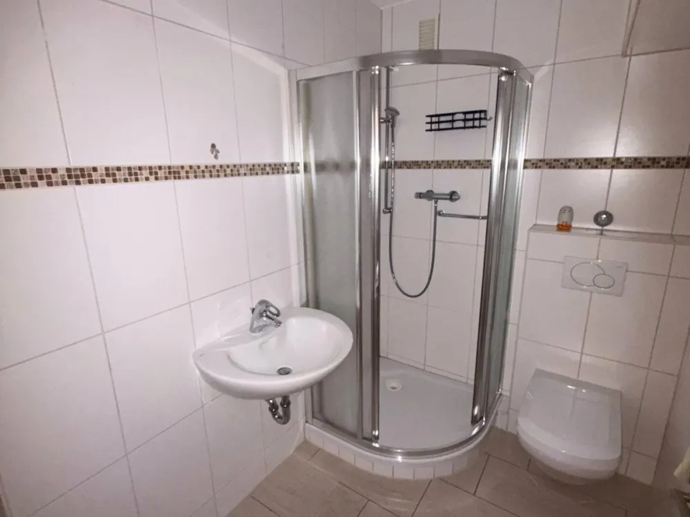 ⭐️HAFENVIERTEL- 3 Zimmerwohnung im gepflegten Haus mit Duschbad & Stellplatz⭐️