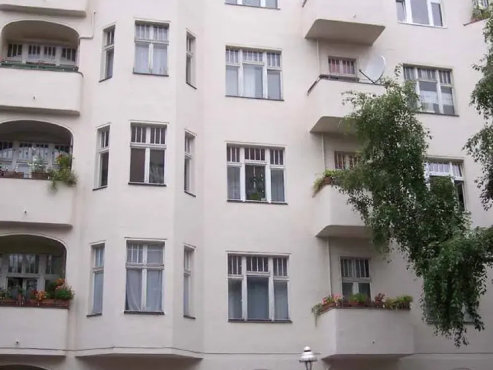 SEPARAT BEGEHBARE 7 ZIMMER/ ALTBAUWOHNUNG MIT 2 BALKONE/ 2 BÄDER, 3. OG. NÄHE RATHAUS CHARLOTTENBURG