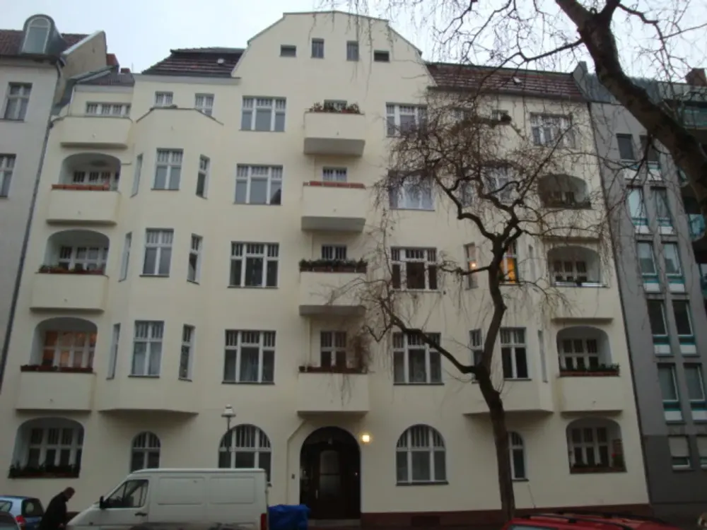 SEPARAT BEGEHBARE 7 ZIMMER/ ALTBAUWOHNUNG MIT 2 BALKONE/ 2 BÄDER, 3. OG. NÄHE RATHAUS CHARLOTTENBURG