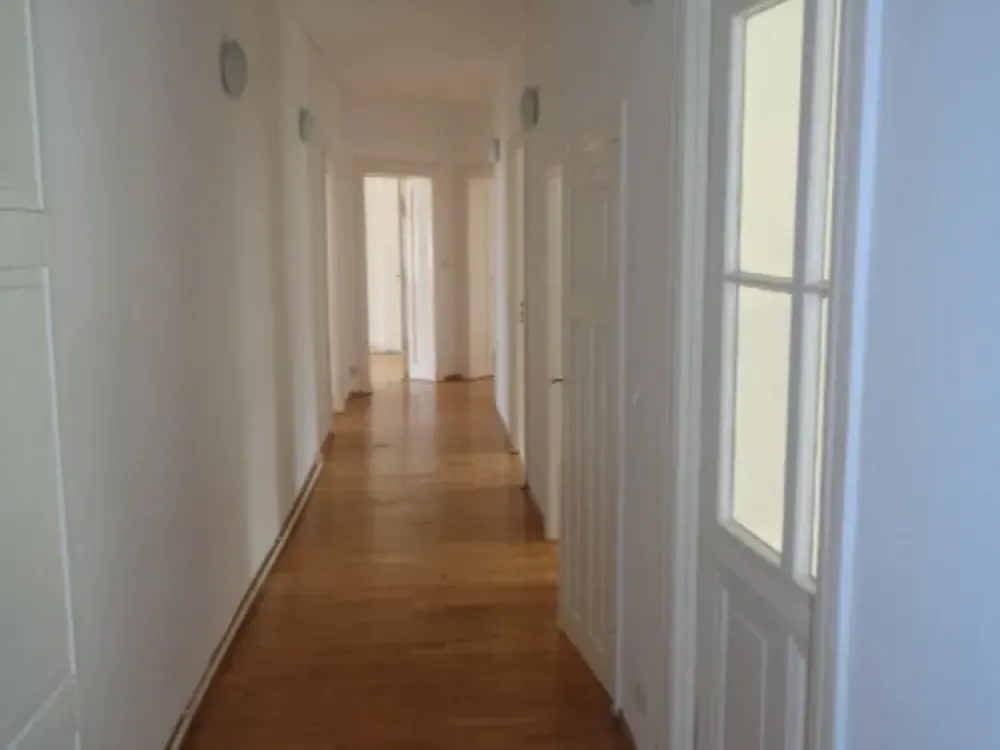 SEPARAT BEGEHBARE 7 ZIMMER/ ALTBAUWOHNUNG MIT 2 BALKONE/ 2 BÄDER, 3. OG. NÄHE RATHAUS CHARLOTTENBURG