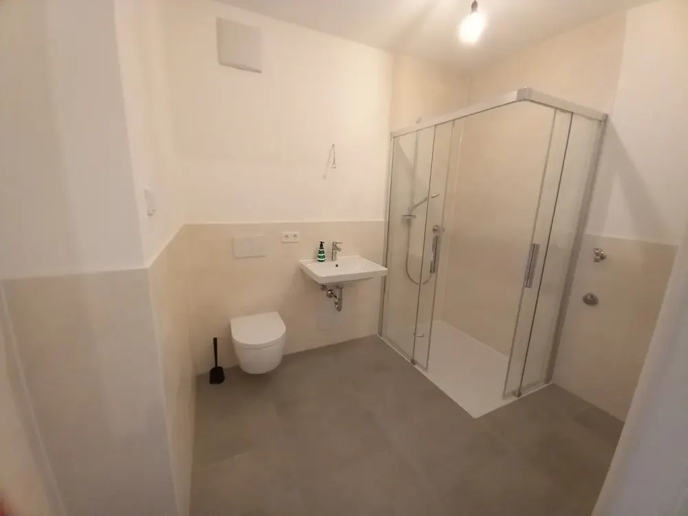 Living with Character: Modern 2-Room Apartment in Feldmoching