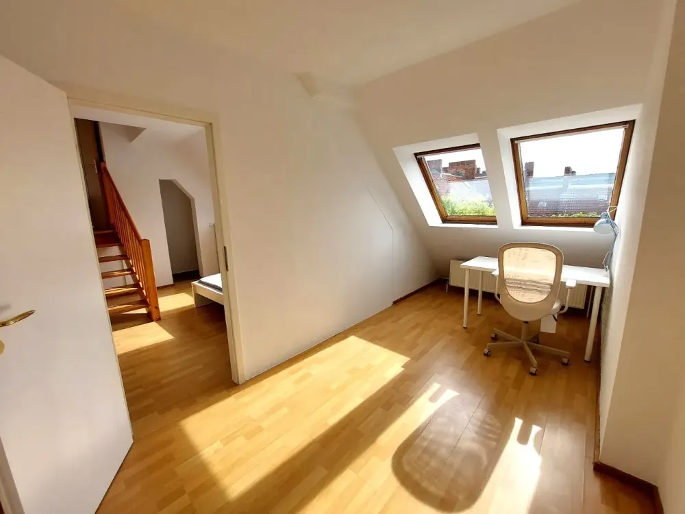Fully furnished 2 room rooftop apartment with an elevator in Wedding