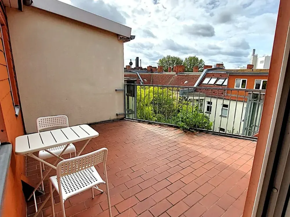 Fully furnished 2 room rooftop apartment with an elevator in Wedding