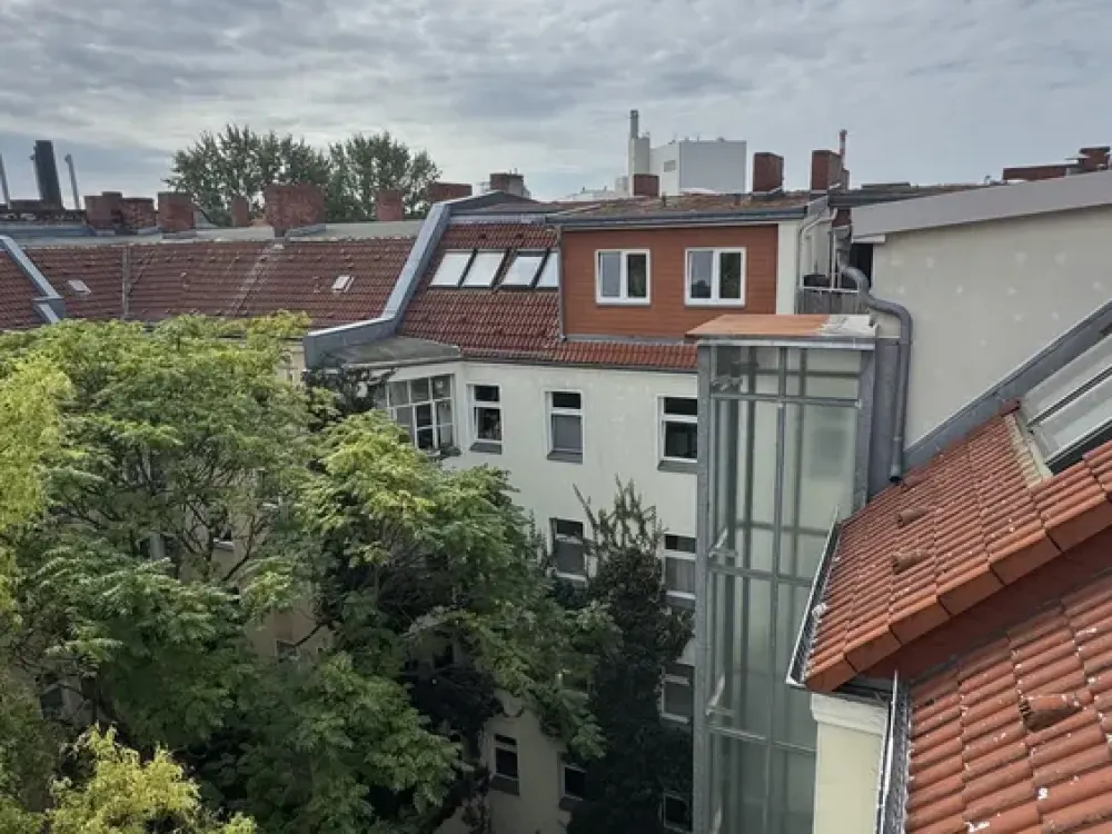 Fully furnished 2 room rooftop apartment with an elevator in Wedding