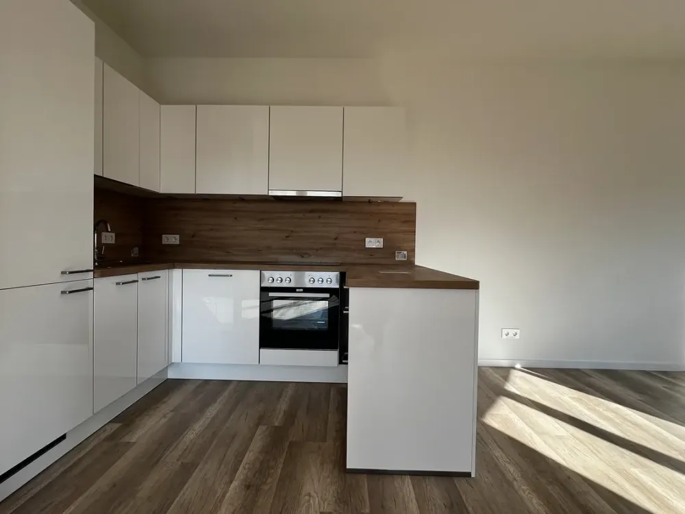 3-Zimmer-Wohnung mit Westbalkon und Einbauküche - mehrere Erstbezüge!