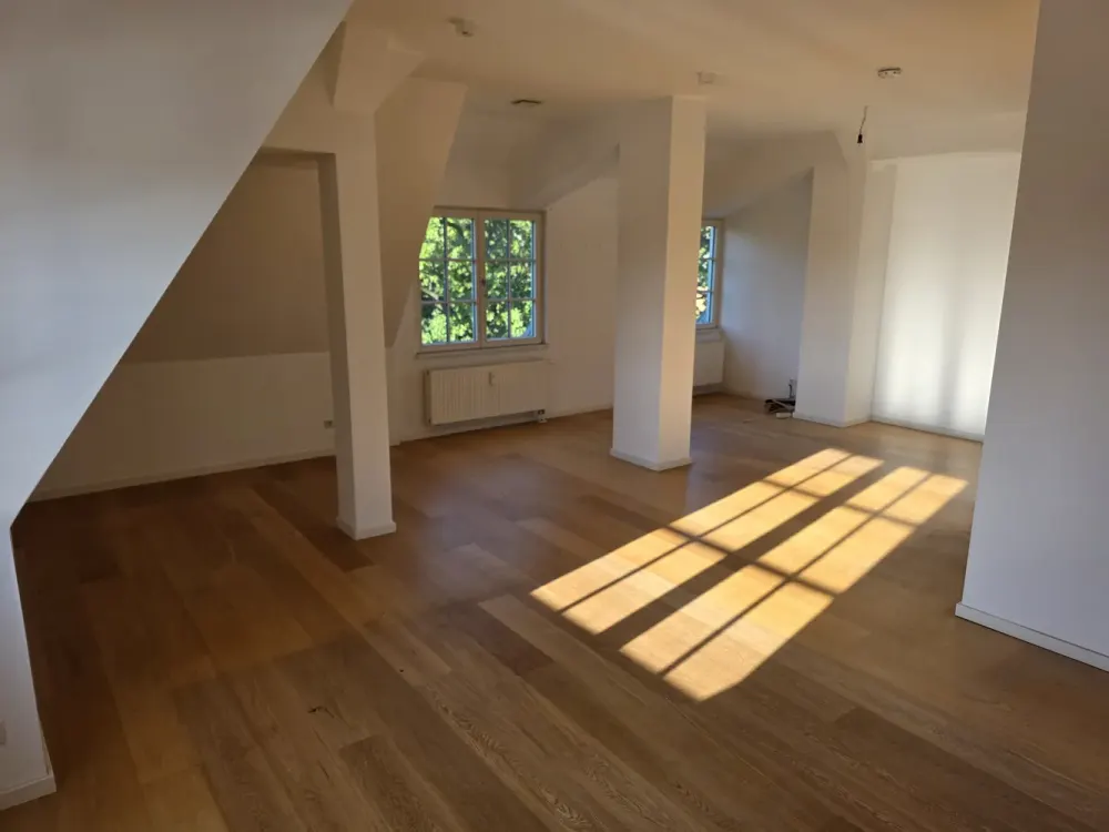 Wunderschöne 3-Zimmer Dachgeschosswohnung nahe Theodor-Heuss-Platz, 135 m², mit Einbauküche