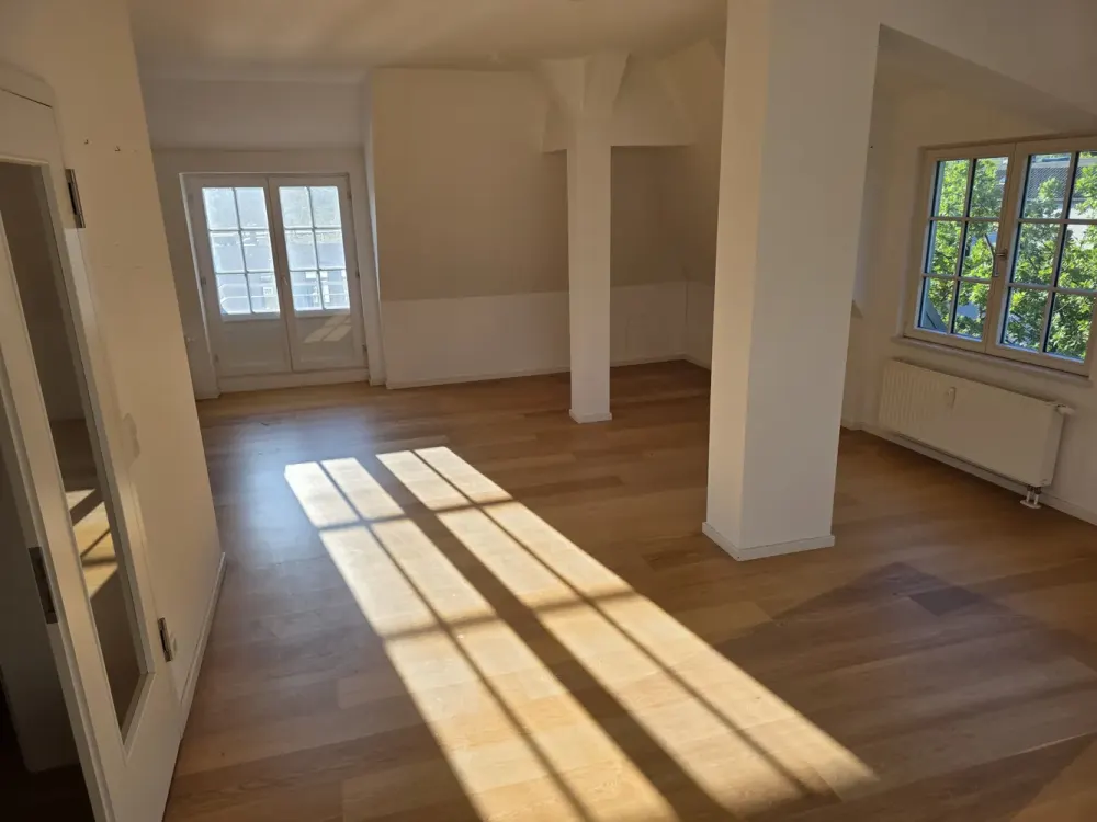 Wunderschöne 3-Zimmer Dachgeschosswohnung nahe Theodor-Heuss-Platz, 135 m², mit Einbauküche
