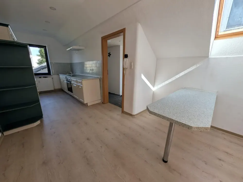 SOFORT FREI: WG-Zimmer in einer Wohngemeinschaft