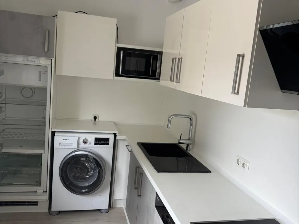3-Zimmer-Wohnung mit großer Dachterrasse in 41462 Neuss