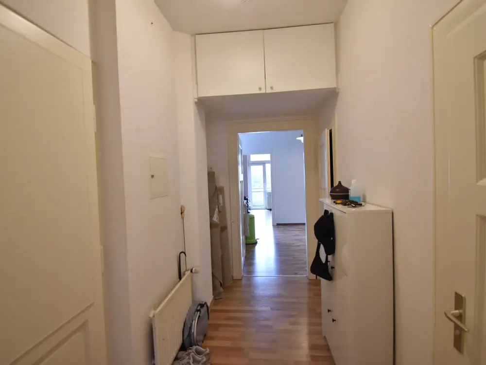 D-Heerdt! Moderne 2-Zimmer-Altbau-Wohnung mit EBK & Balkon