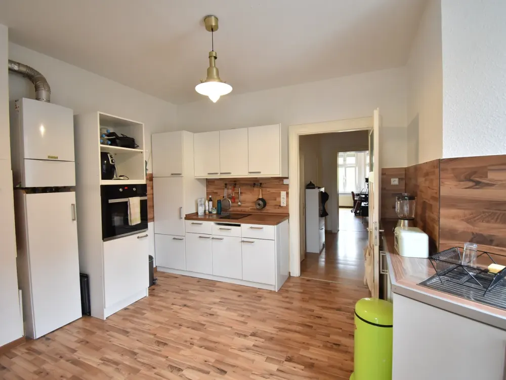 D-Heerdt! Moderne 2-Zimmer-Altbau-Wohnung mit EBK & Balkon