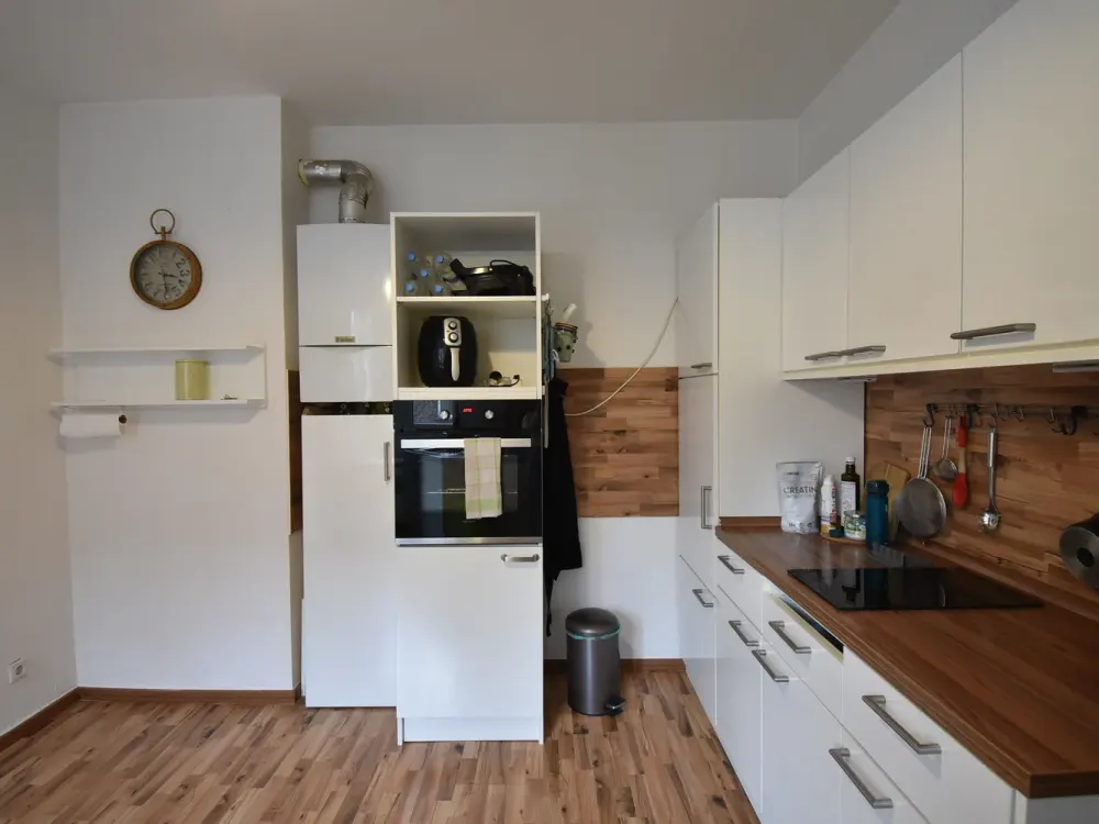 D-Heerdt! Moderne 2-Zimmer-Altbau-Wohnung mit EBK & Balkon