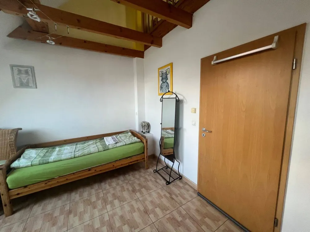 Wohnen auf Zeit Nürnberg - möbliertes Maisonette-Zimmer