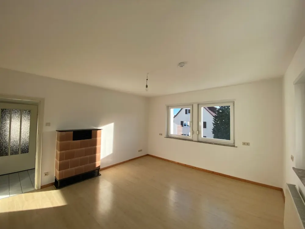 Helle und ruhige 4 Zimmer Wohnung mit Einbauküche in Stuttgart