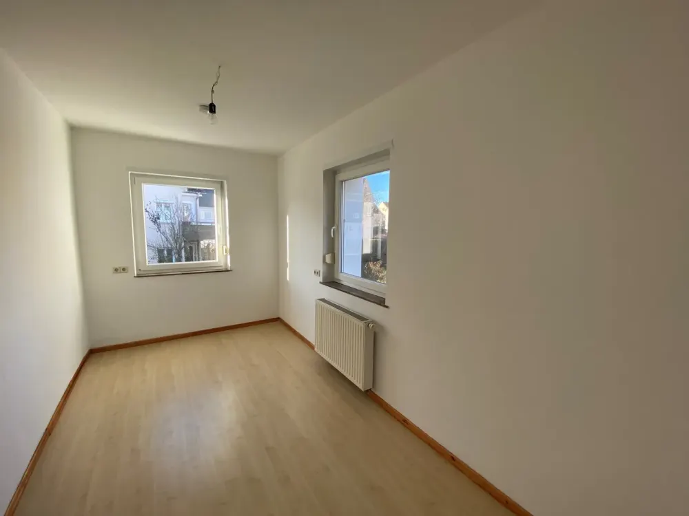 Helle und ruhige 4 Zimmer Wohnung mit Einbauküche in Stuttgart
