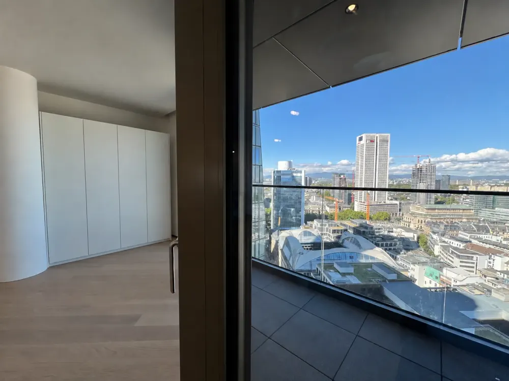 FOUR: Stilvolles Apartment mit Taunusblick
