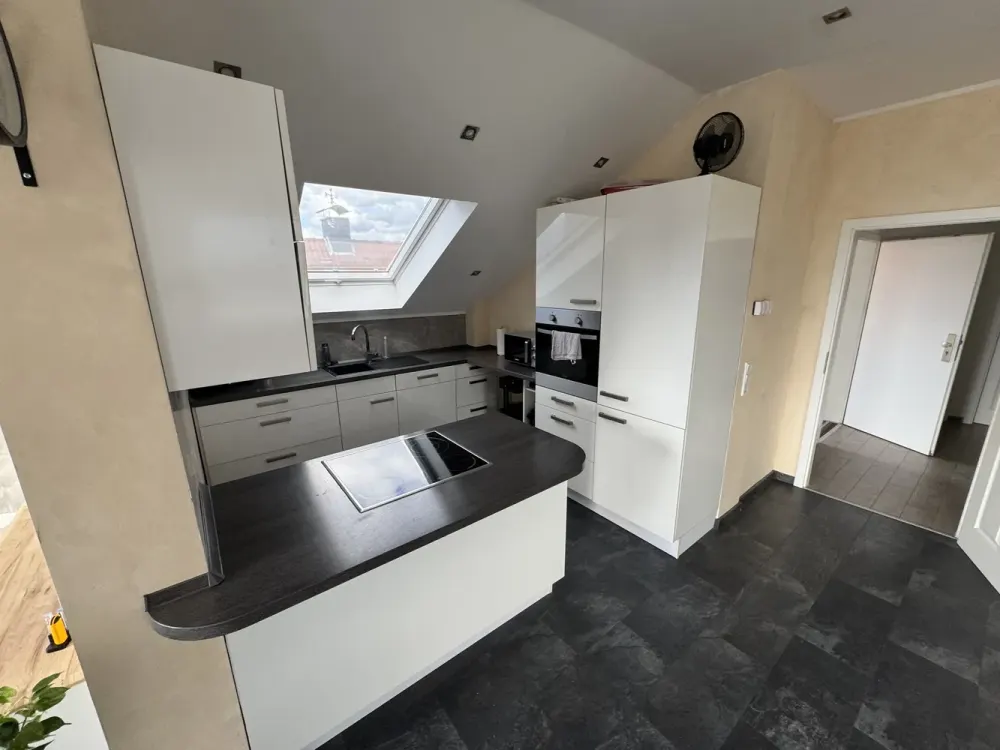 Moderne 3-Zimme-Dachgeschosswohnung mit Balkon in Solingen Wald
