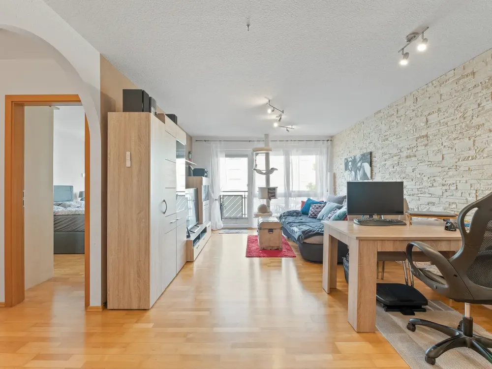 Moderne 2,5-Zimmer-Wohnung in gepflegtem Mehrfamilienhaus
