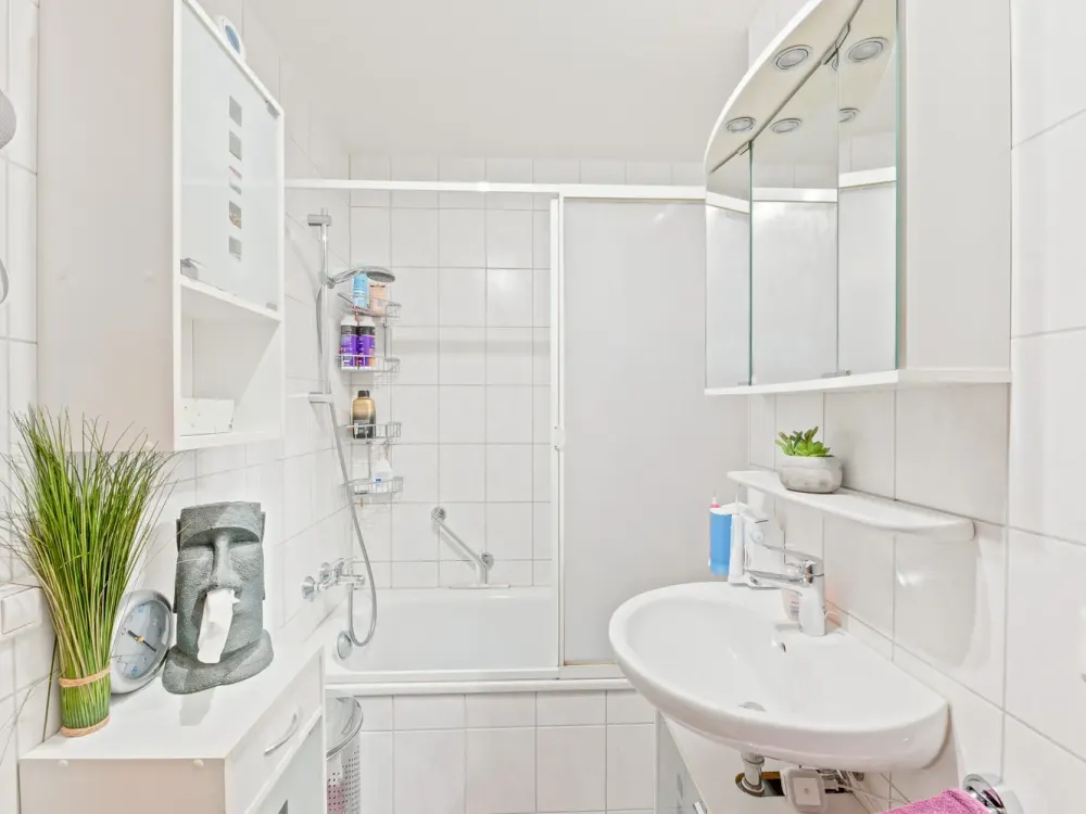 Moderne 2,5-Zimmer-Wohnung in gepflegtem Mehrfamilienhaus