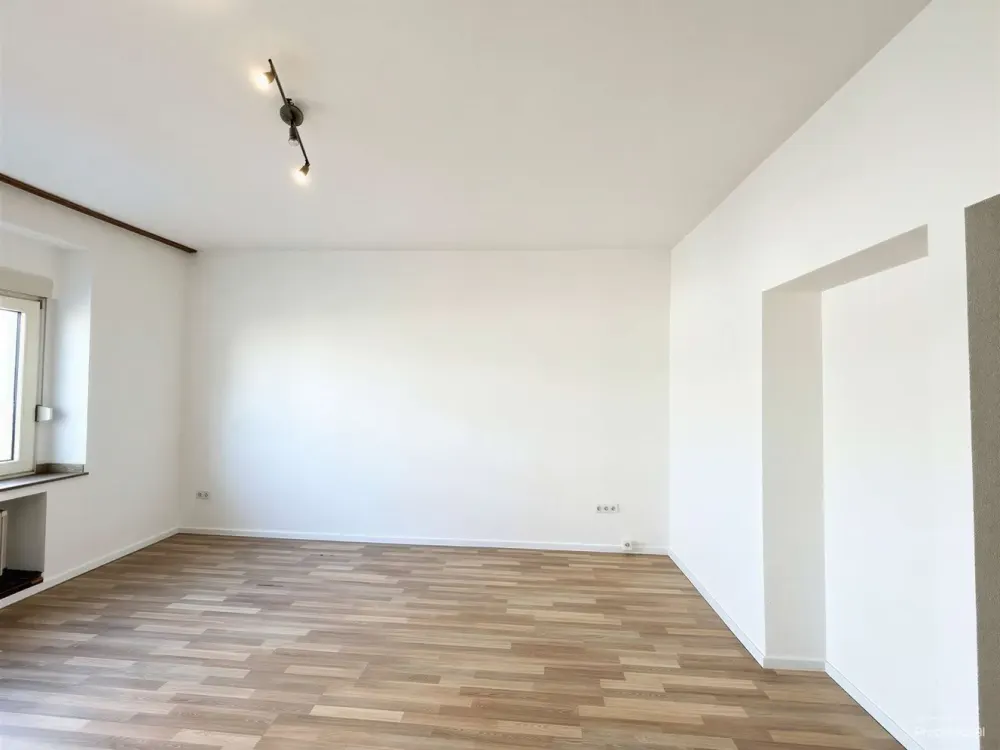 Kleine Wohlfühlwohnung mit Terrasse, sofort verfügbar