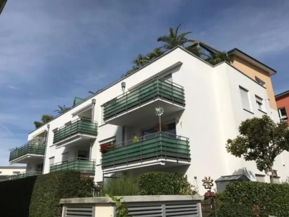Hello 3-room apartment with large balcony, elevator & underground parking in Friedrichshafen