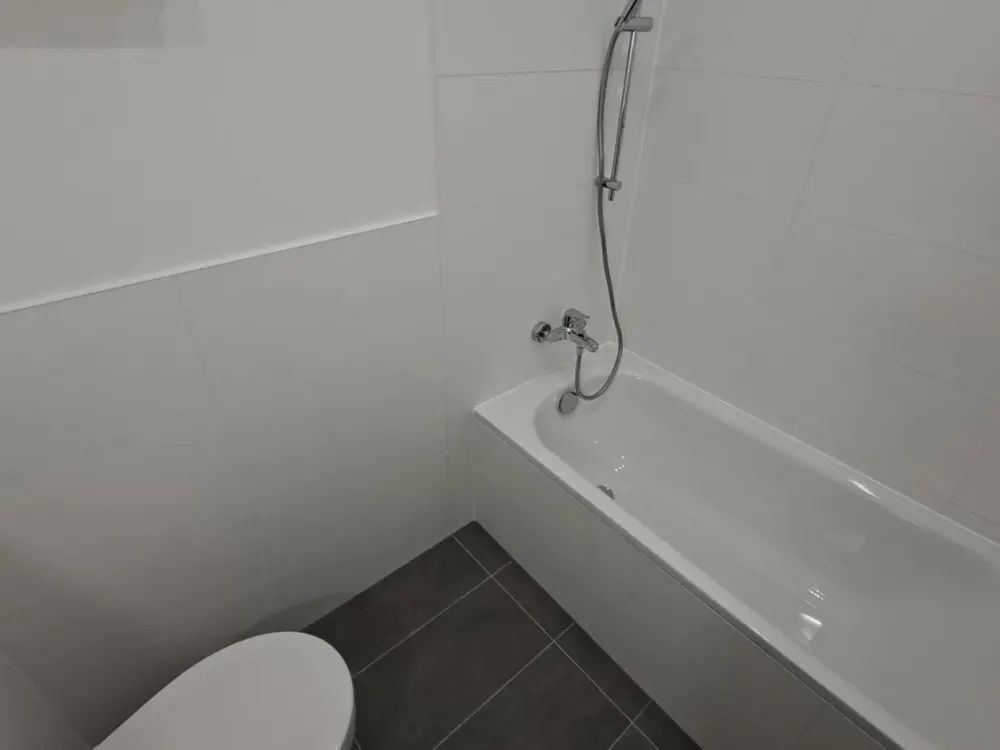 1 Zimmer Mietwohnung I Einbauküche I 4. Etage ohne Lift