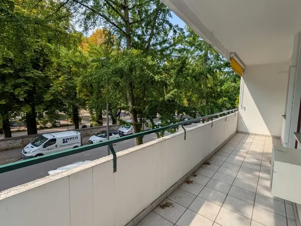 Familien- und Tierfreundliche Stadtwohnung 4 Zimmer Wohnung