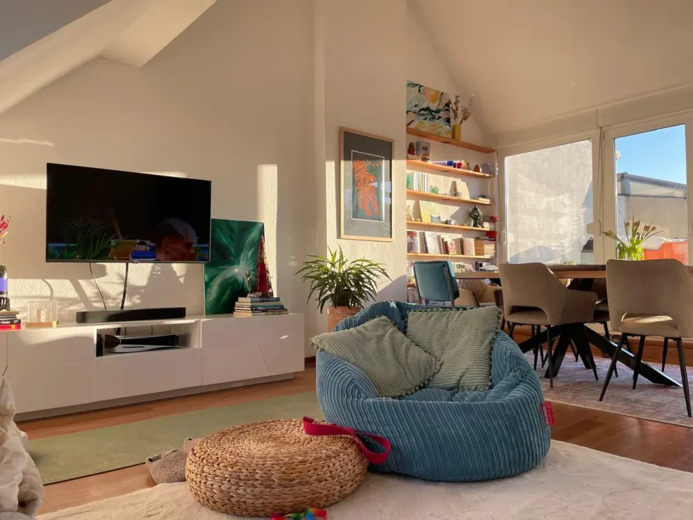 Helle, moderne 3-Zimmer-Dachgeschosswohnung (75 m²) mit Westterrasse