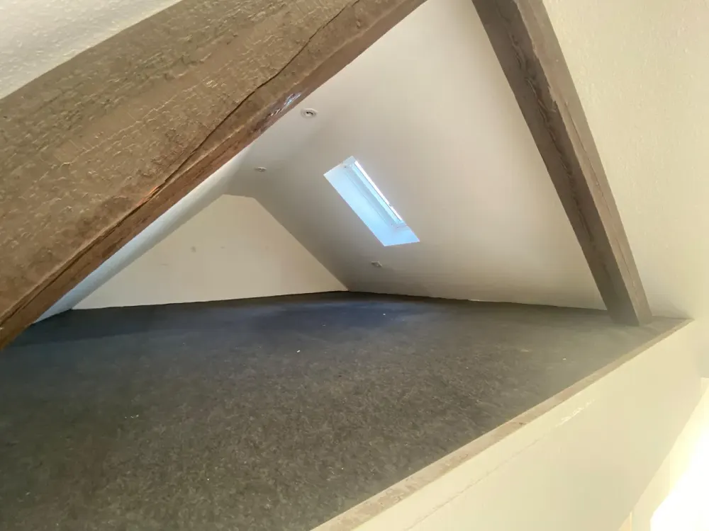 Helle, moderne 3-Zimmer-Dachgeschosswohnung (75 m²) mit Westterrasse