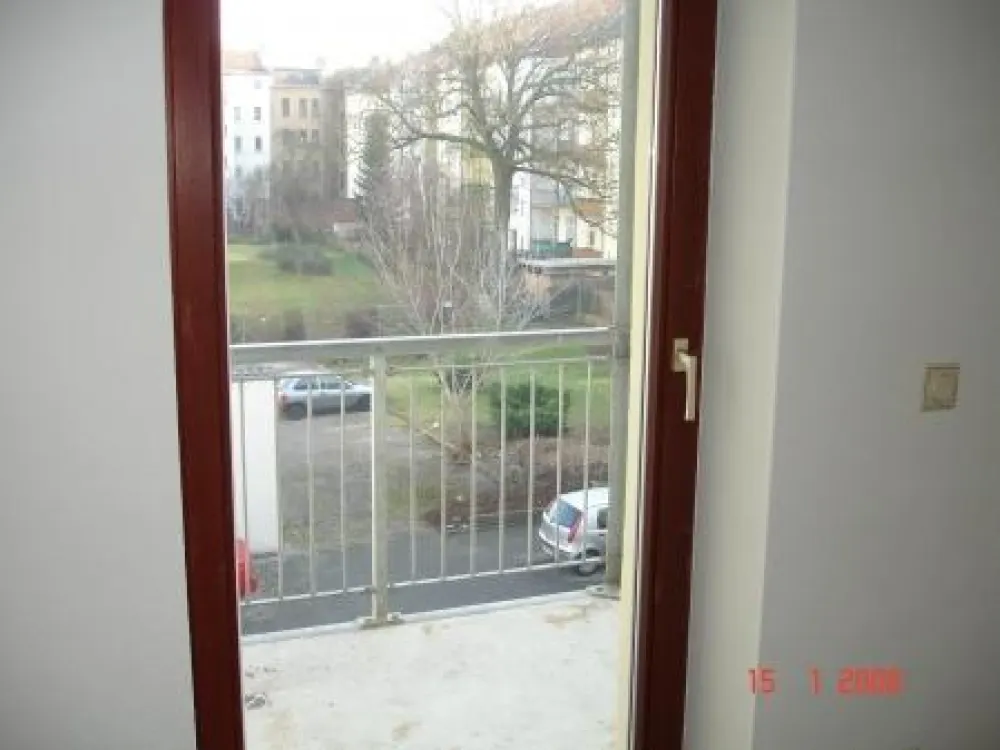 sanierte 2-Raumwohnung auf 60,69 m², Balkon und Parkett