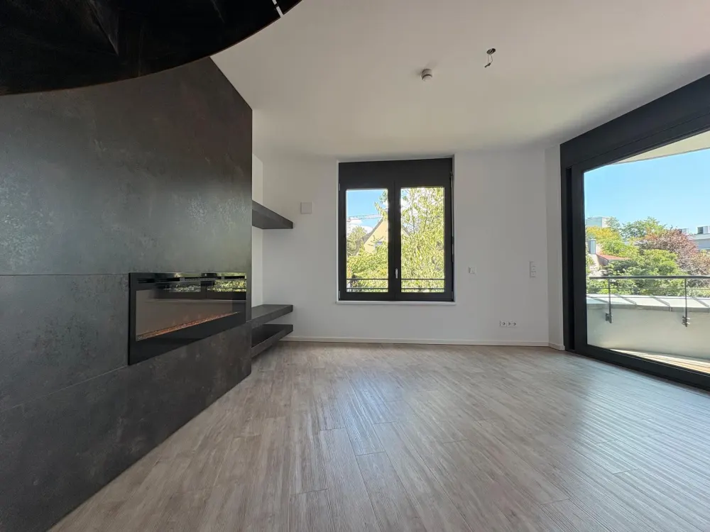 Über zwei Ebenen zuhause: Exklusive Penthouse-Maisonette mit Dachterrassen-Flair in Großhadern