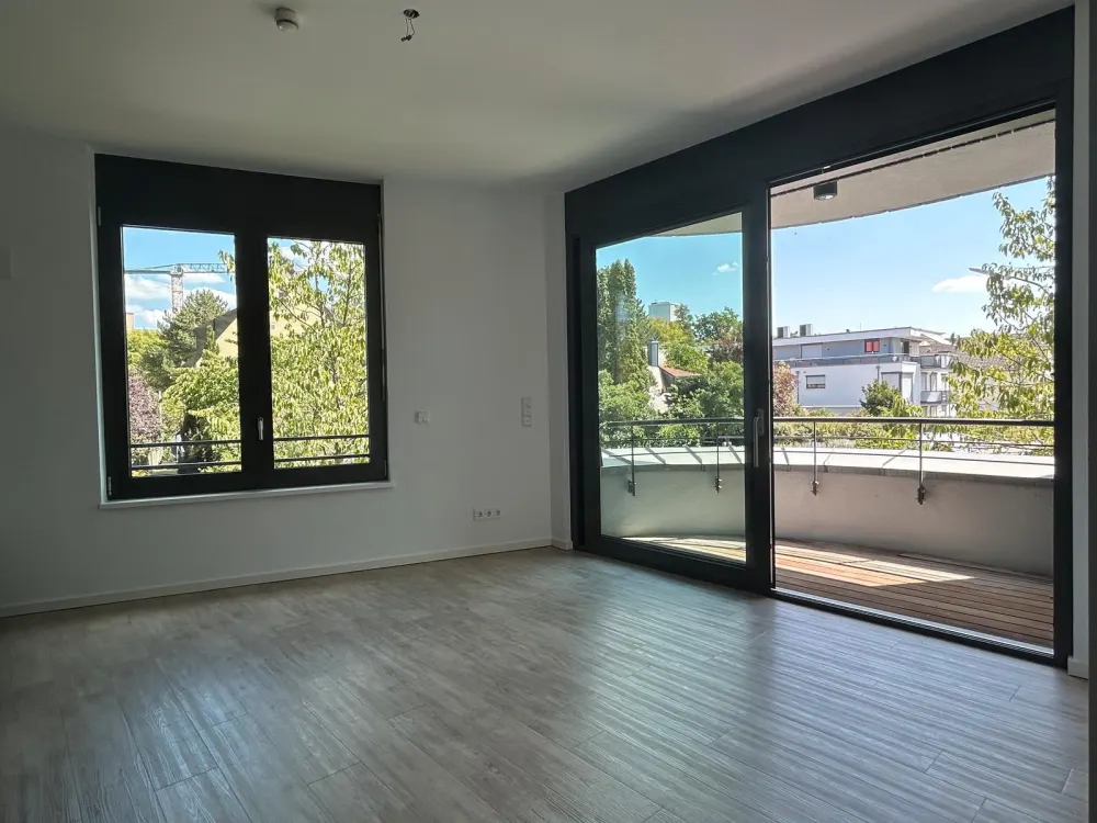 Über zwei Ebenen zuhause: Exklusive Penthouse-Maisonette mit Dachterrassen-Flair in Großhadern