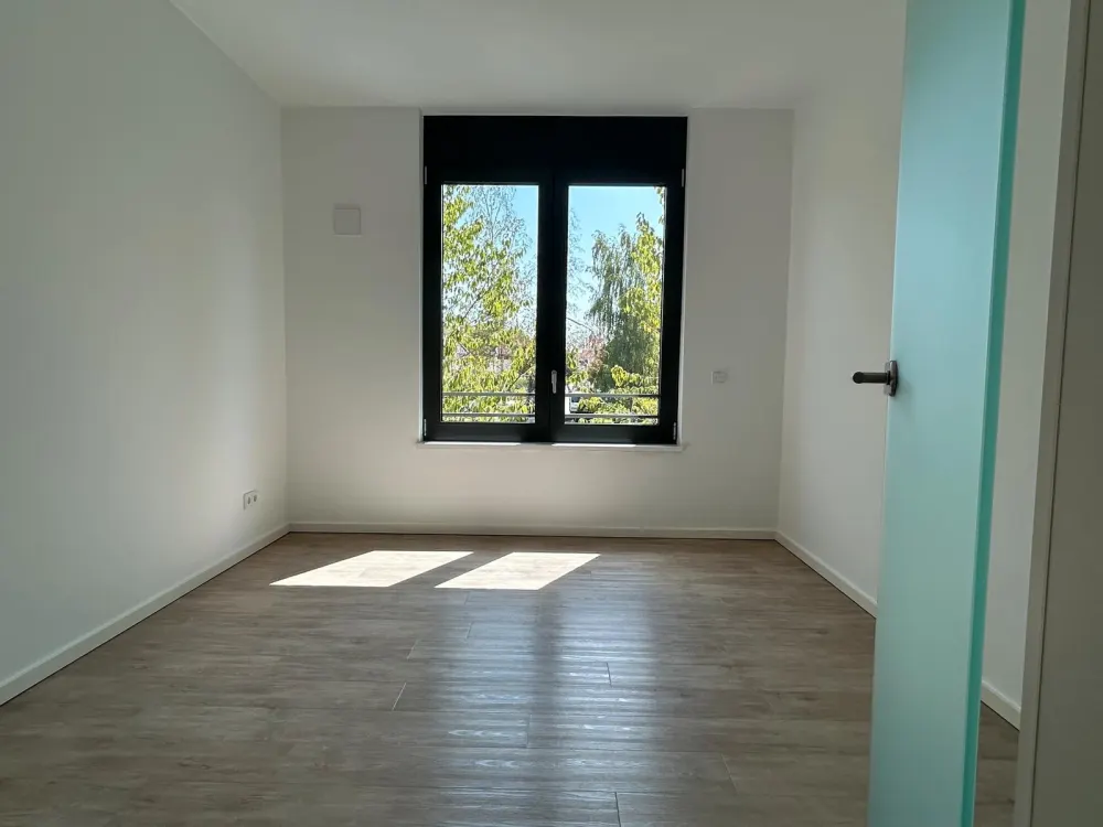 Über zwei Ebenen zuhause: Exklusive Penthouse-Maisonette mit Dachterrassen-Flair in Großhadern