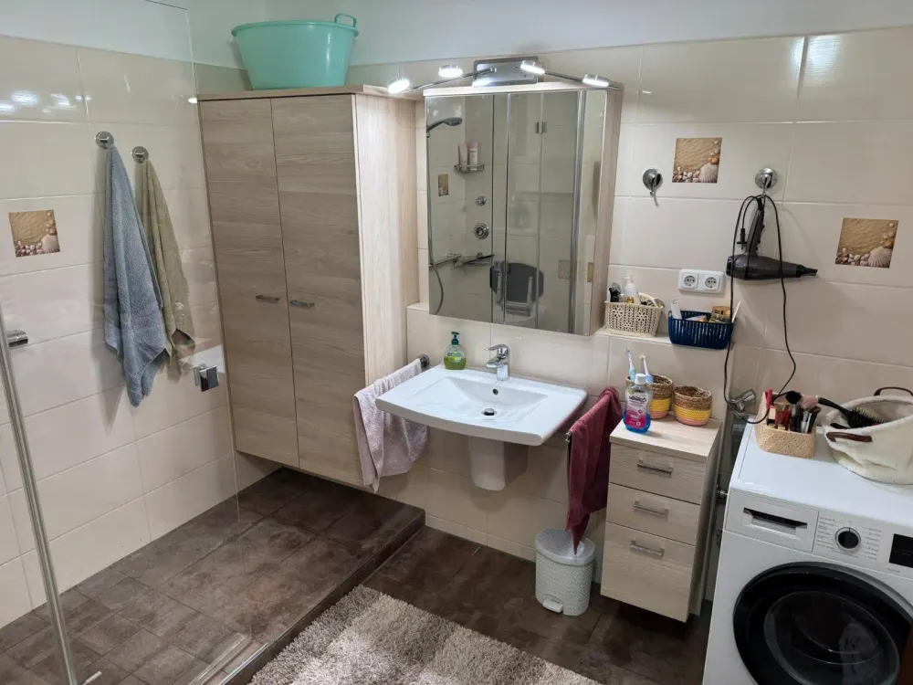 Beautiful 3.5-Room Apartment in Nürnberg Langw. Nord with Buyout 2500e