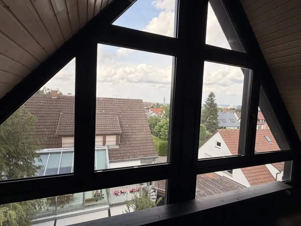 Gepflegte 3,5 Maisonette-Wohnung mit EBK und Blick über Ludwigsburg