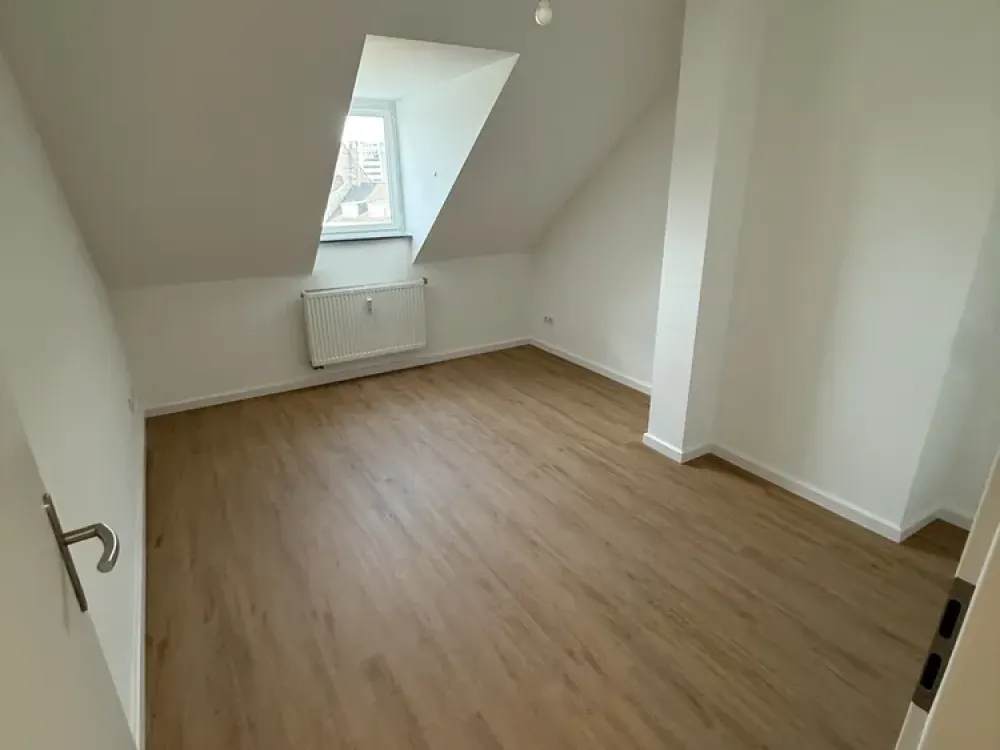 Lebendiges Wohnen in Düsseldorf: Kernsanierte 2,5-Zimmer-Wohnung in Oberbilk