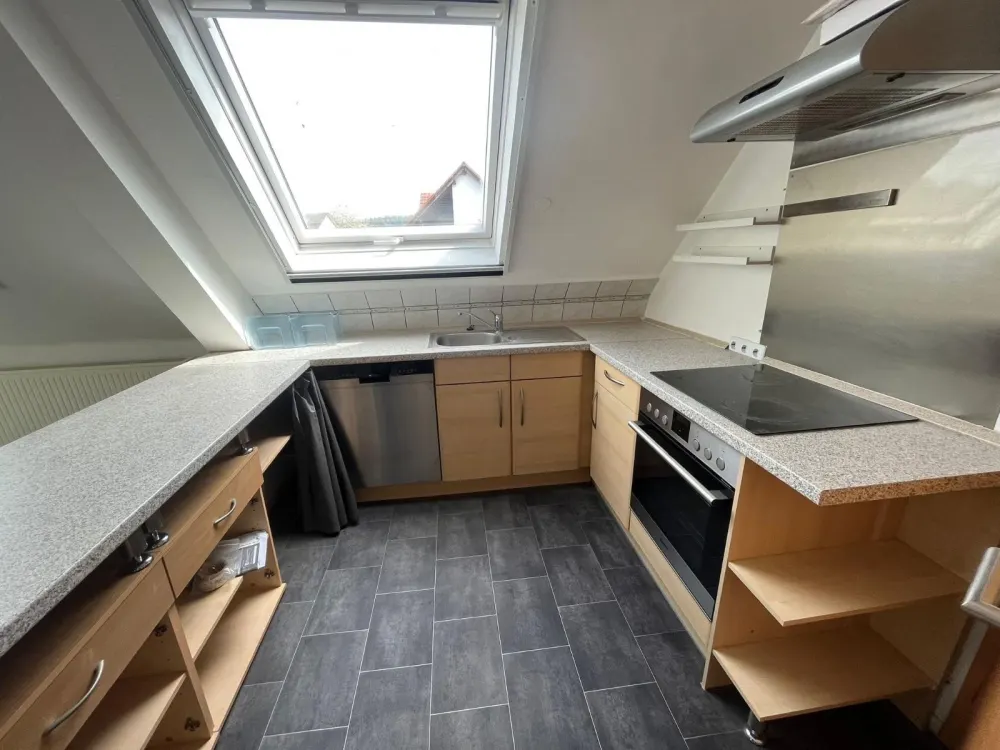 Helle 3-ZKB-Dachgeschosswohnung mit großer Wohnküche in Kaufungen