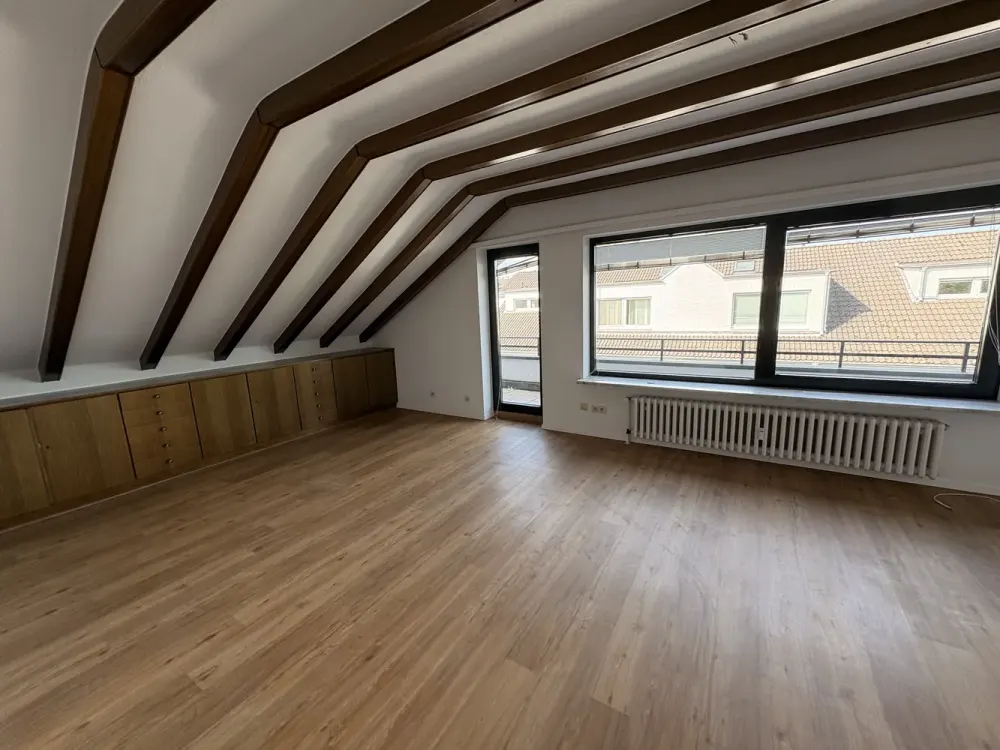 Wohnung in guter Lage von Meerbusch-Büderich, Dachgeschoss