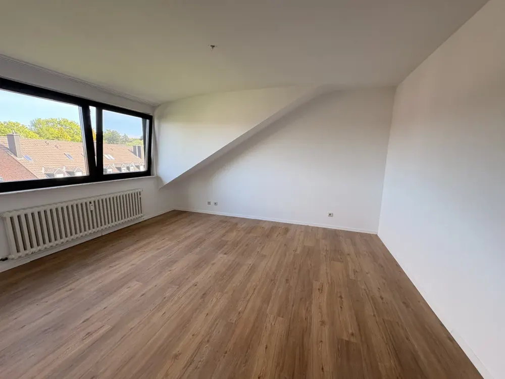 Wohnung in guter Lage von Meerbusch-Büderich, Dachgeschoss
