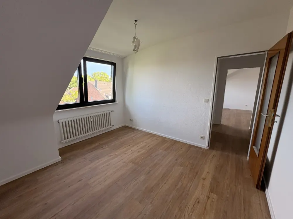 Wohnung in guter Lage von Meerbusch-Büderich, Dachgeschoss